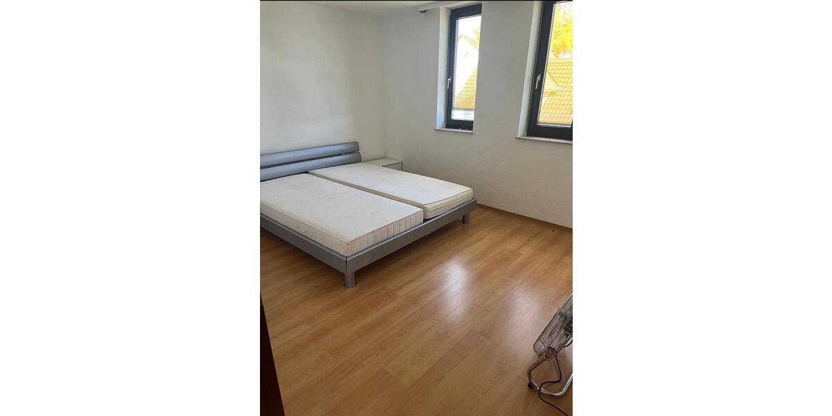 Etagenwohnung Böblingen - 5 Zimmer, 160 m&sup2;, 1.499&euro; | Angebot:25713647