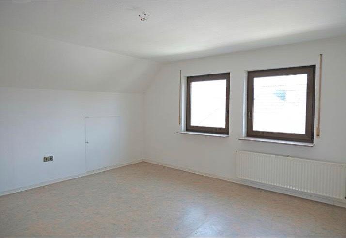 Dachgeschoßwohnung Schlaitdorf - 2 Zimmer, 59 m&sup2;, 1.000&euro; | Angebot:25945544