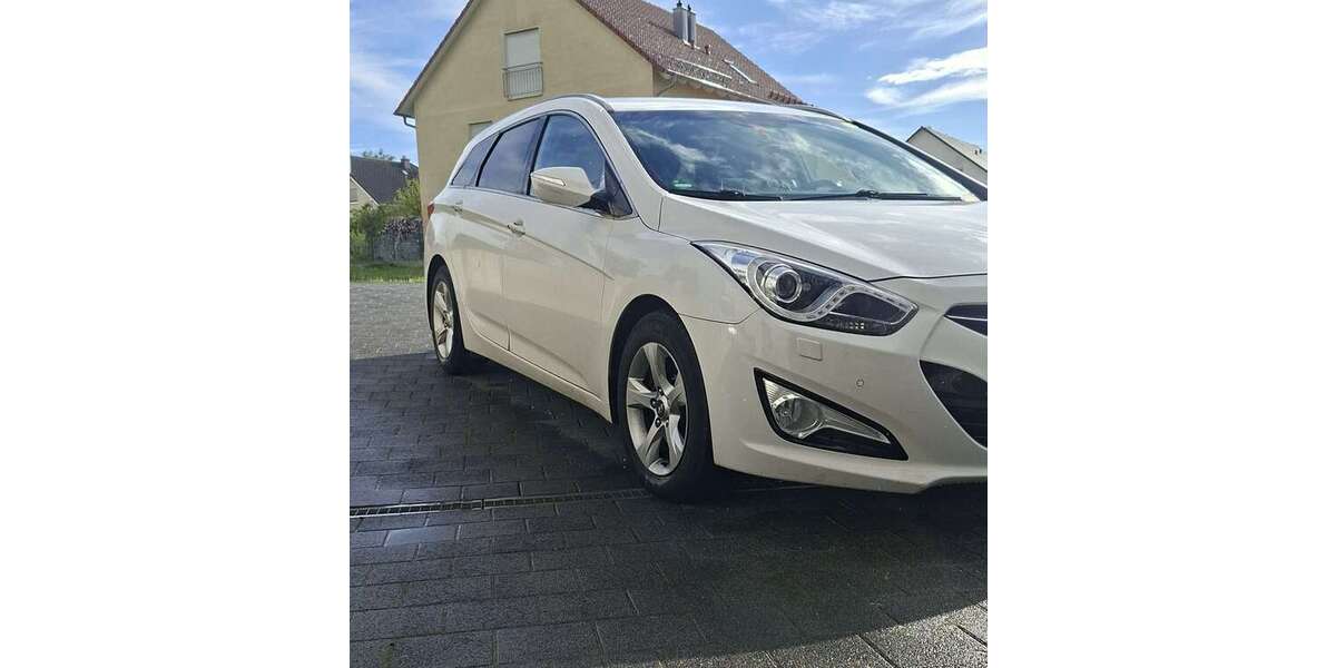 Hyundai i40 214.000 km 5.400 &euro; Herrenberg, Stadt 71083