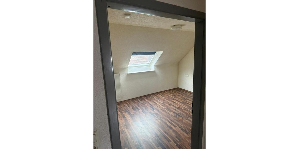 Dachgeschoßwohnung Burladingen - 5 Zimmer, 95 m&sup2;, 700&euro; | Angebot:25173359