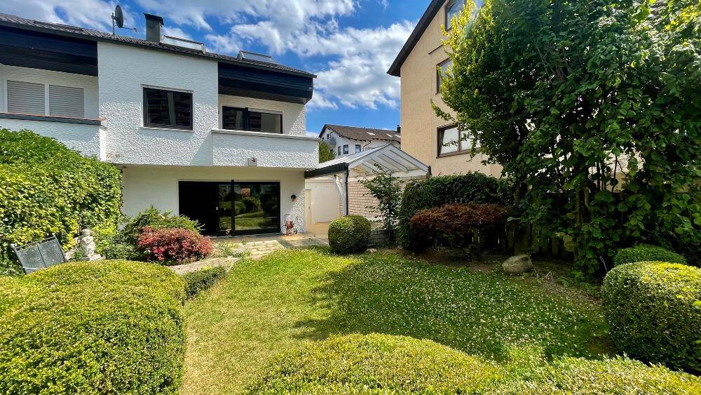 Mehrfamilienhaus, Wohnhaus Böblingen - 4 Zimmer, 143 m&sup2;, 2.750&euro; | Angebot:26378141