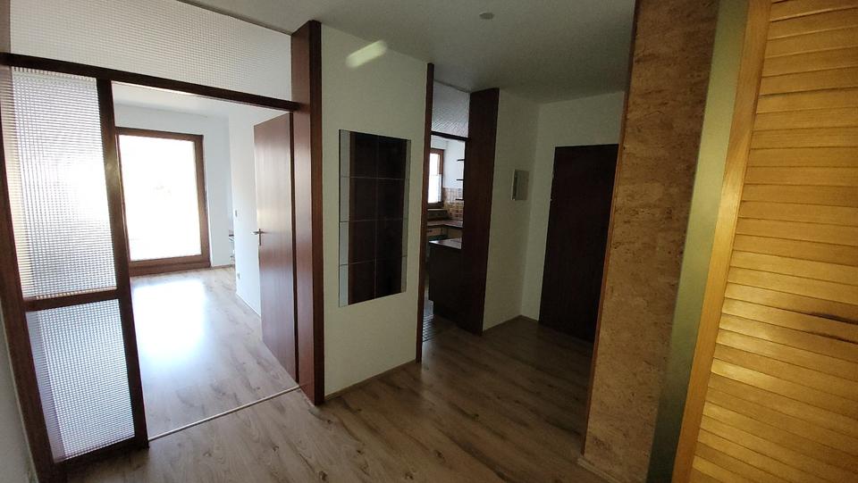 Etagenwohnung Sindelfingen - 3.5 Zimmer, 80 m&sup2;, 379.000&euro; | Angebot:25297985