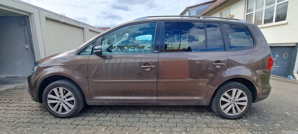 VW Touran 150.000 km 5.250 &euro; Jungingen 72417