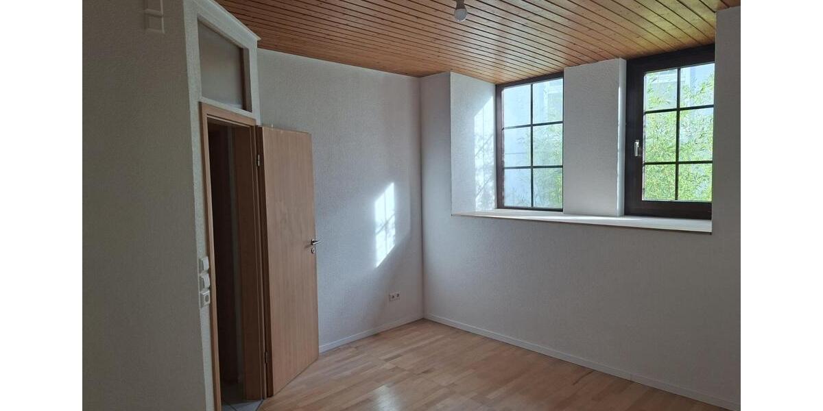 Erdgeschoßwohnung Rottenburg am Neckar - 4 Zimmer, 110 m&sup2;, 320.000&euro; | Angebot:25172685