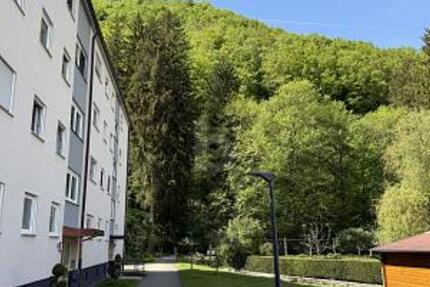 RUHIG GELEGEN, DIREKT AM WALD - Wohnung Bad Urach | Angebot:26990137