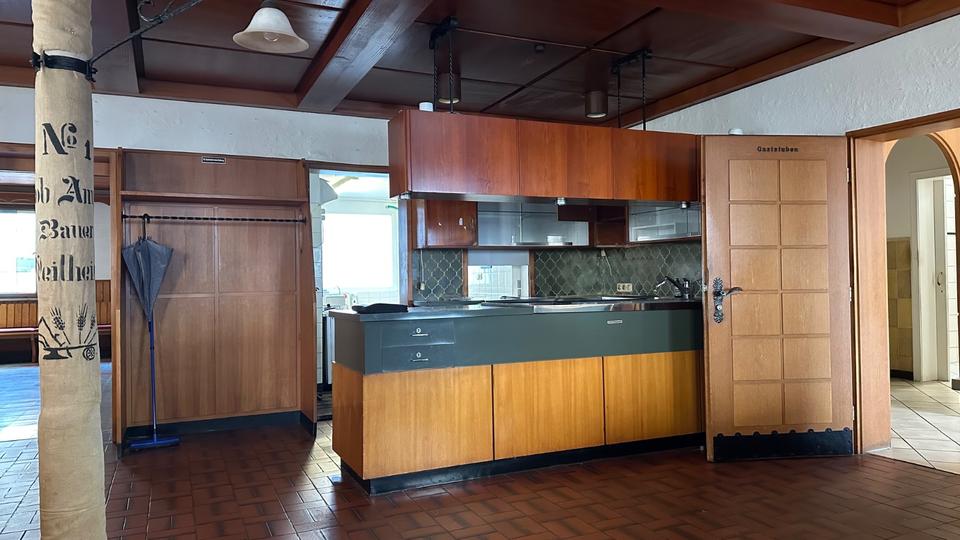 Einfamilienhaus Kirchheim unter Teck - 15 Zimmer, 550 m&sup2;, 1.300.000&euro; | Angebot:25418339