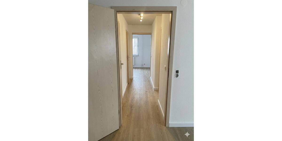 Etagenwohnung Pfullingen - 3 Zimmer, 90 m&sup2;, 1.050&euro; | Angebot:26042451