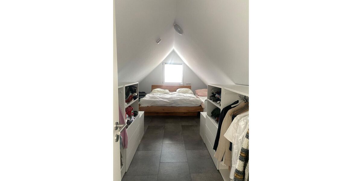 Moderne, großzügige Wohnung mit 5,5 Zimmern, Balkon, Terasse, EBK in Sindelfingen - Etagenwohnung Sindelfingen | Angebot:27493333