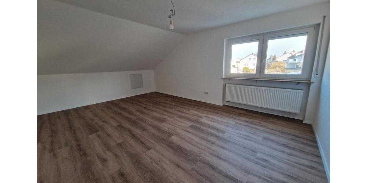 Dachgeschoßwohnung Reutlingen Altenburg - 2 Zimmer, 87 m&sup2;, 1.000&euro; | Angebot:26547341