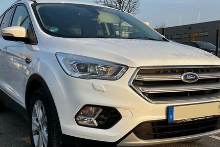 Ford Kuga 182.000 km 8.899 &euro; Böblingen 71032