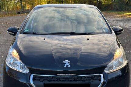 Peugeot 208 81.000 km 3.600 &euro; Rottenburg 72108