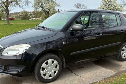 Skoda Fabia 99.800 km 4.400 &euro; Waldenbuch 71111