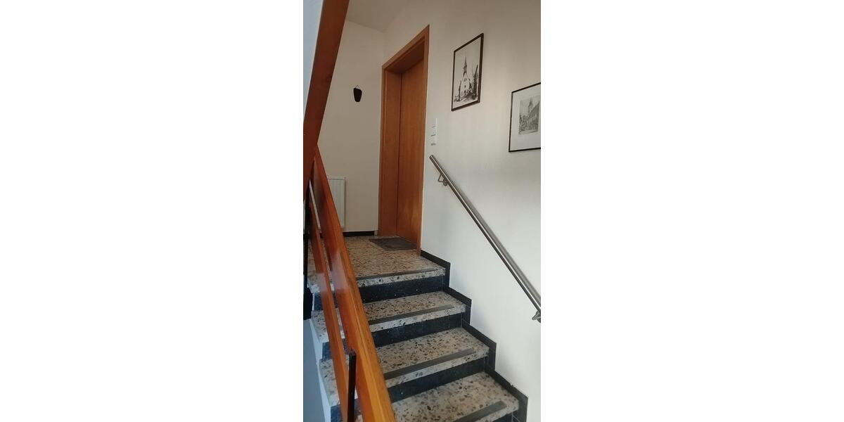 Mehrfamilienhaus, Wohnhaus Frickenhausen - 8 Zimmer, 150 m&sup2;, 610.000&euro; | Angebot:26990155