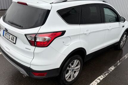 Ford Kuga 63.400 km 13.000 &euro; Neckartailfingen 72666
