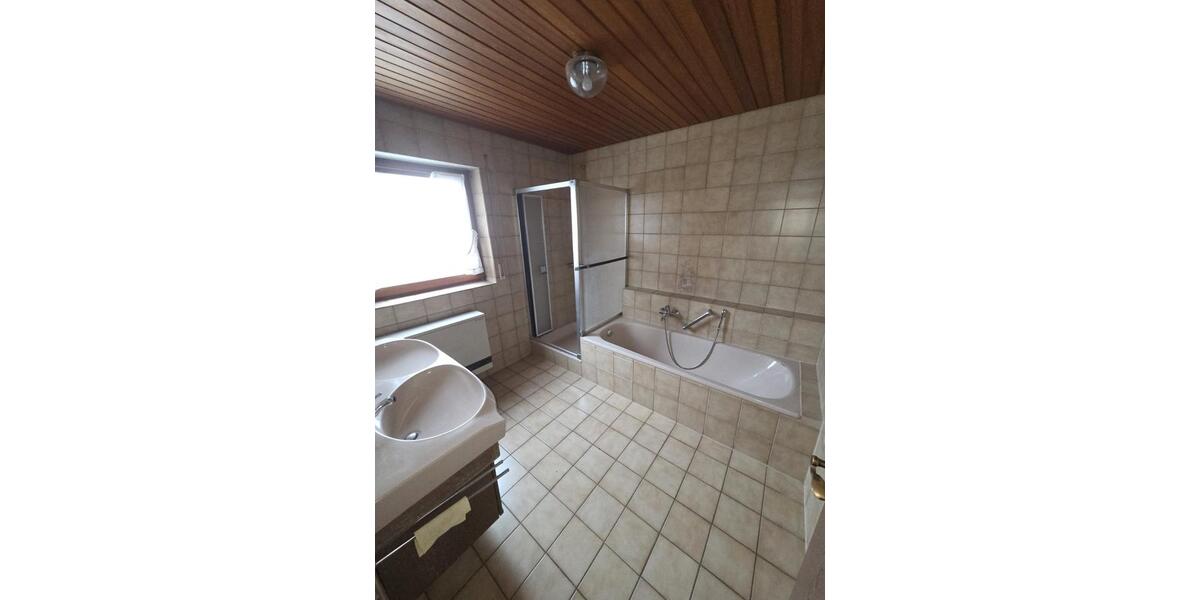 Doppelhaushälfte Gammertingen - 4 Zimmer, 180 m&sup2;, 1.300&euro; | Angebot:26043136
