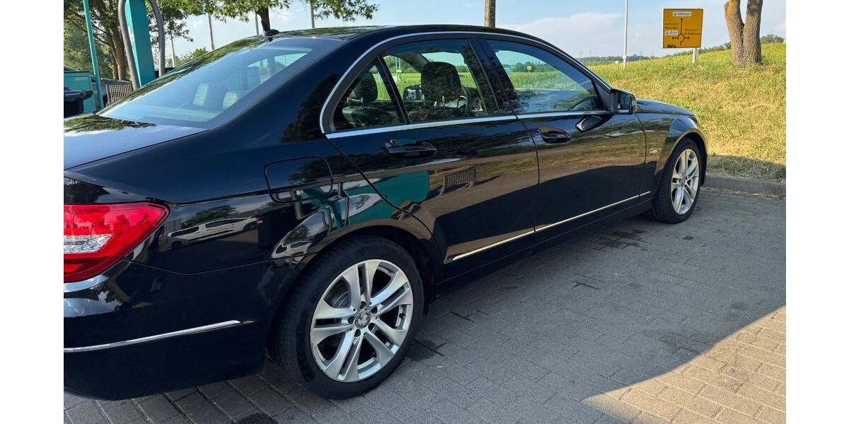 Mercedes-Benz C 200 198.000 km 8.000 &euro; Dusslingen 72144