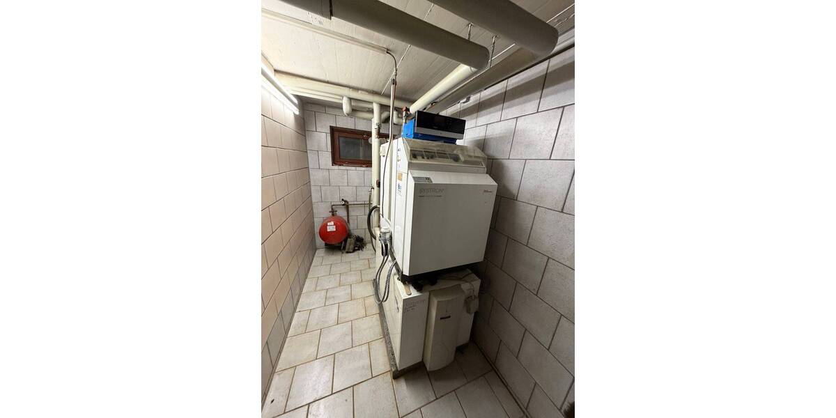Einfamilienhaus Erkenbrechtsweiler - 8 Zimmer, 182 m&sup2;, 365.000&euro; | Angebot:26696197