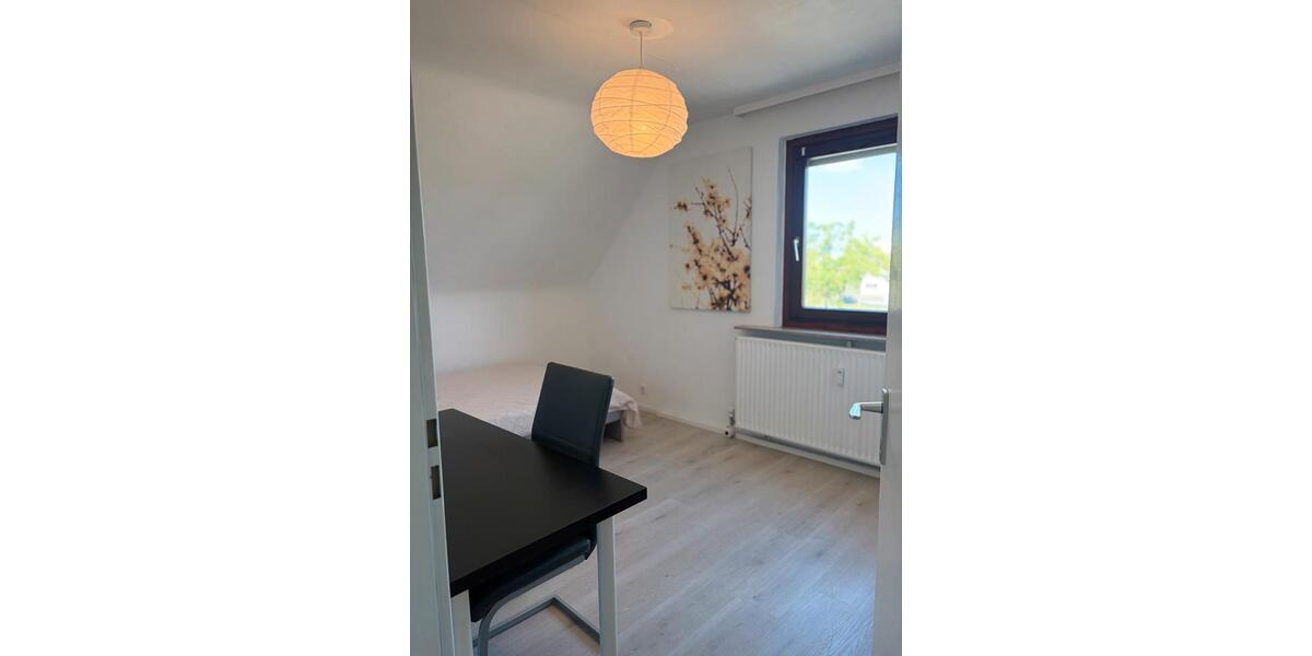 Dachgeschoßwohnung Leinfelden-Echterdingen Echterdingen - 5 Zimmer, 77 m&sup2;, 1.590&euro; | Angebot:27545343
