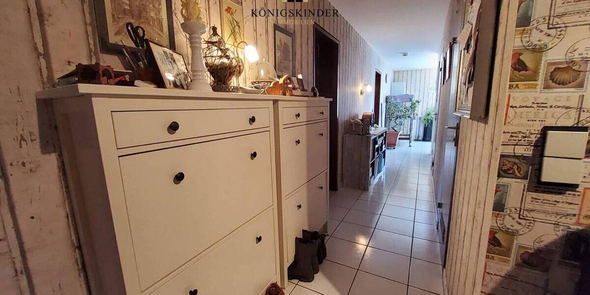 Etagenwohnung Esslingen am Neckar Zollberg - 4 Zimmer, 111 m&sup2;, 420.000&euro; | Angebot:26657618