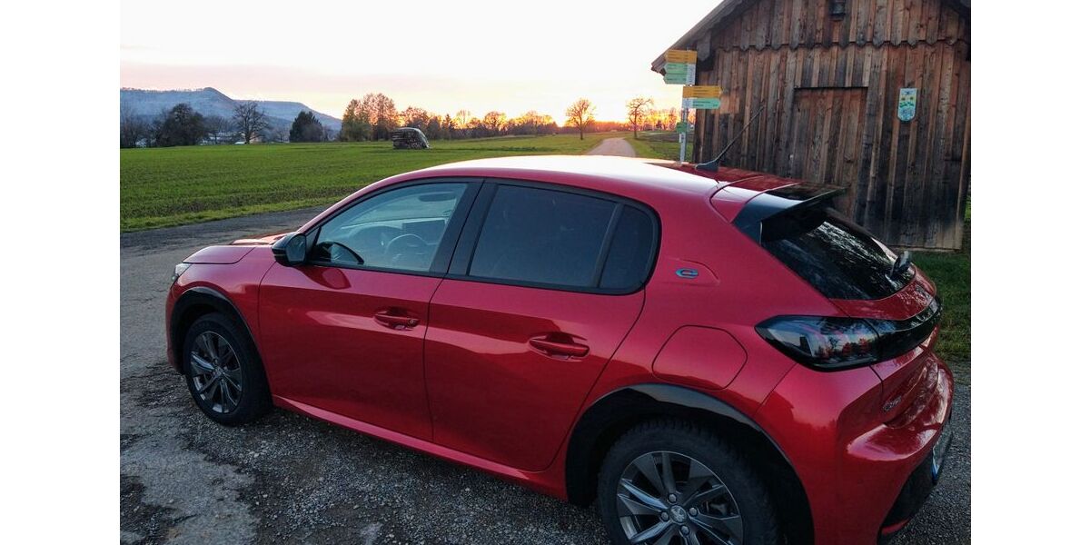 Peugeot e-208 25.300 km 16.700 &euro; Mössingen 72116