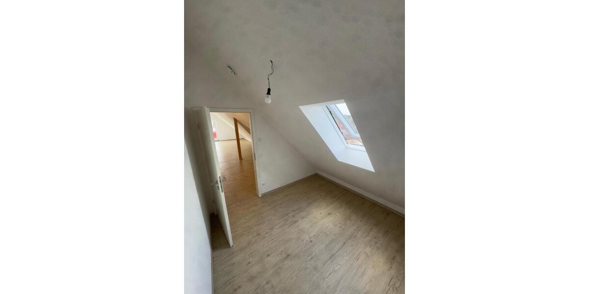 Dachgeschoßwohnung Neuffen - 2 Zimmer, 48 m&sup2;, 740&euro; | Angebot:24875416