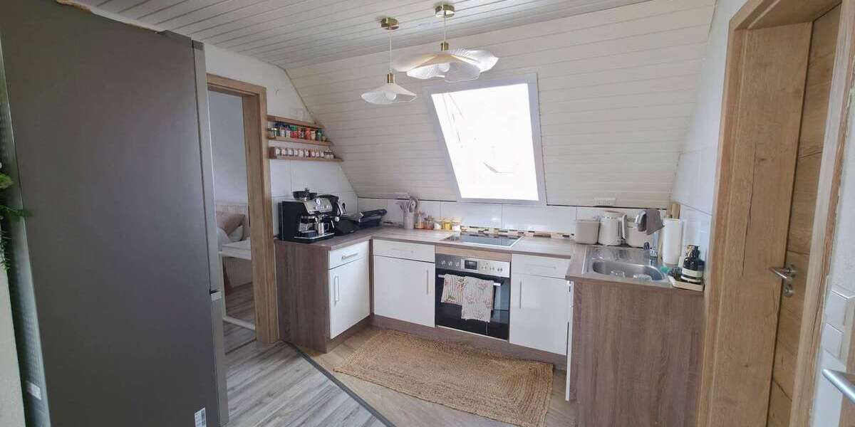 3 Zi. Dachgeschosswohnung mit zusätzlich ca. 30m² Bühnengrundfl. Galerie- od. Maisonette-Potenzial - Dachgeschoßwohnung Weilheim an der Teck | Angebot:27532418