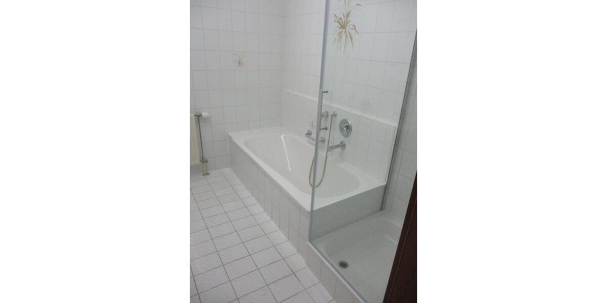 Reihenhaus Tübingen Lustnau - 6 Zimmer, 150 m&sup2;, 2.200&euro; | Angebot:25379085