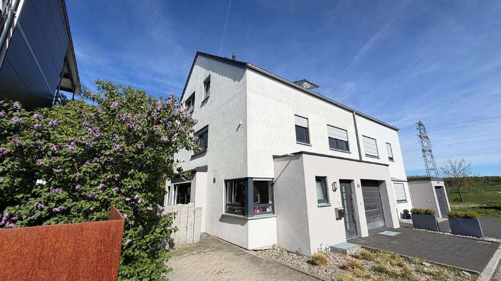Einfamilienhaus Holzgerlingen - 6 Zimmer, 160 m&sup2;, 3.633&euro; | Angebot:25789119