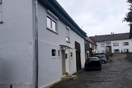 Haus Hechingen - 5.5 Zimmer, 150 m&sup2;, 380.000&euro; | Angebot:25972196