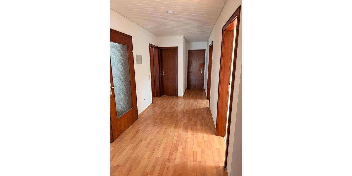 Dachgeschoßwohnung Ostfildern - 5 Zimmer, 90 m&sup2;, 1.130&euro; | Angebot:26699192