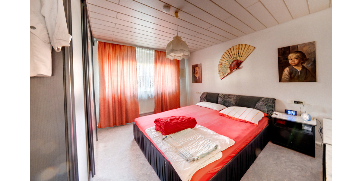 Wohn- und Geschäftshaus in der Münsinger Innenstadt - 3 Wohnungen und 1 Gewerbeeinheit - Wohn- & Geschäftshaus Münsingen | Angebot:18220329