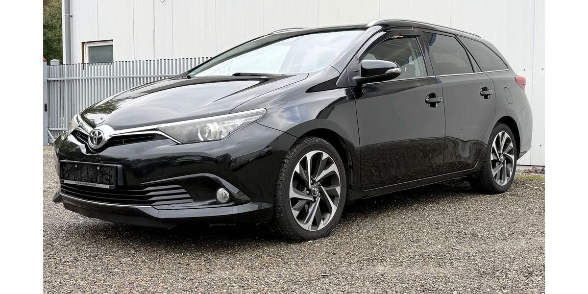 Toyota Auris 159.200 km 8.990 &euro; Reutlingen 72766