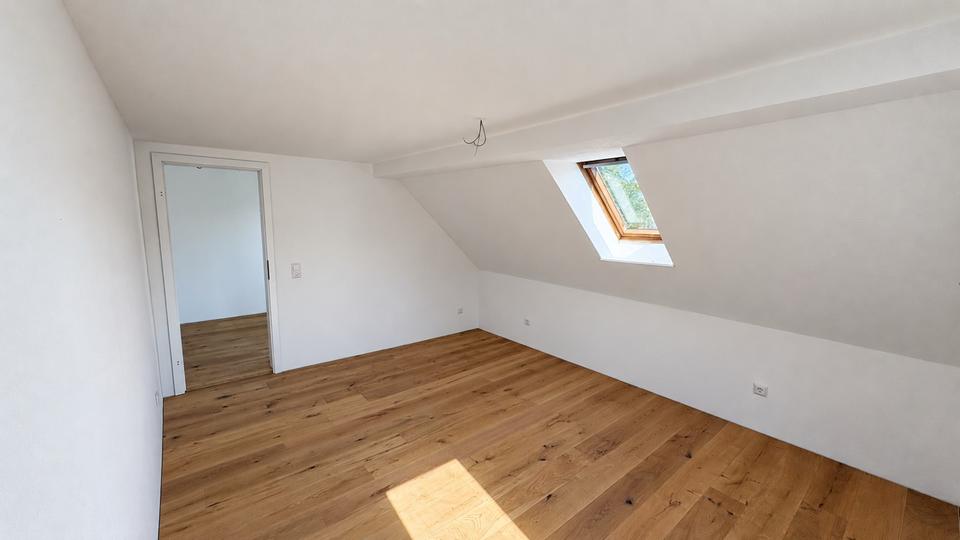 Einfamilienhaus Esslingen am Neckar Oberesslingen - 4.5 Zimmer, 140 m&sup2;, 1.995&euro; | Angebot:27623344