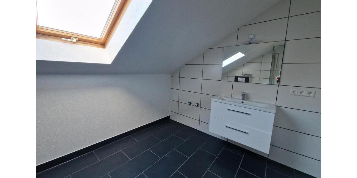 Dachgeschoßwohnung Reutlingen Altenburg - 2 Zimmer, 87 m&sup2;, 1.000&euro; | Angebot:26547341