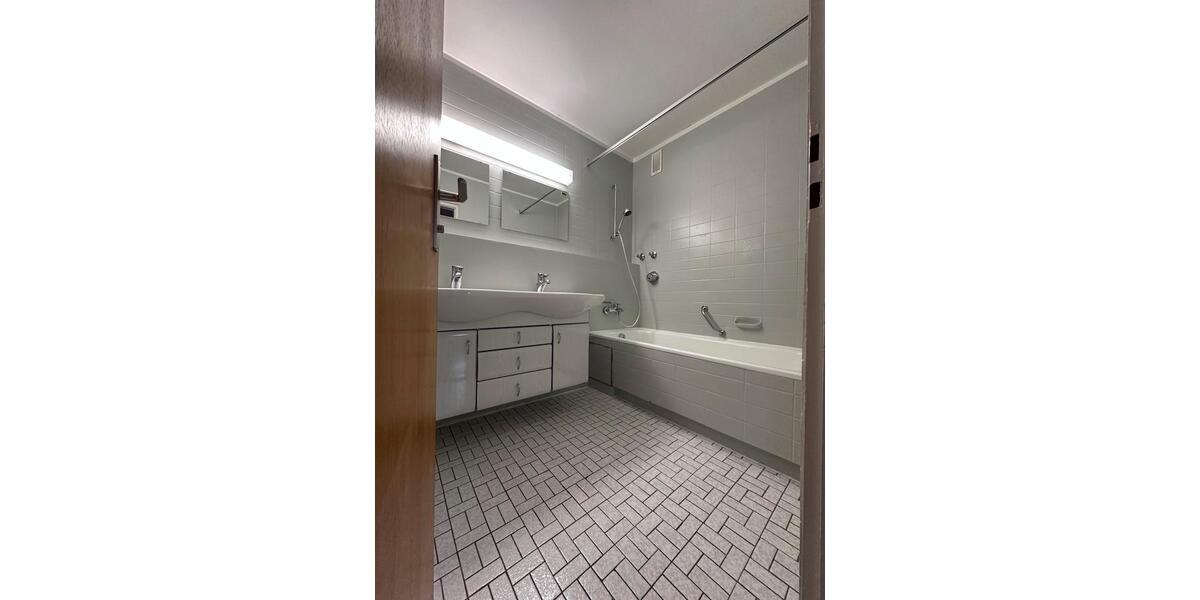 Etagenwohnung Filderstadt - 3 Zimmer, 85 m&sup2;, 1.770&euro; | Angebot:25957092