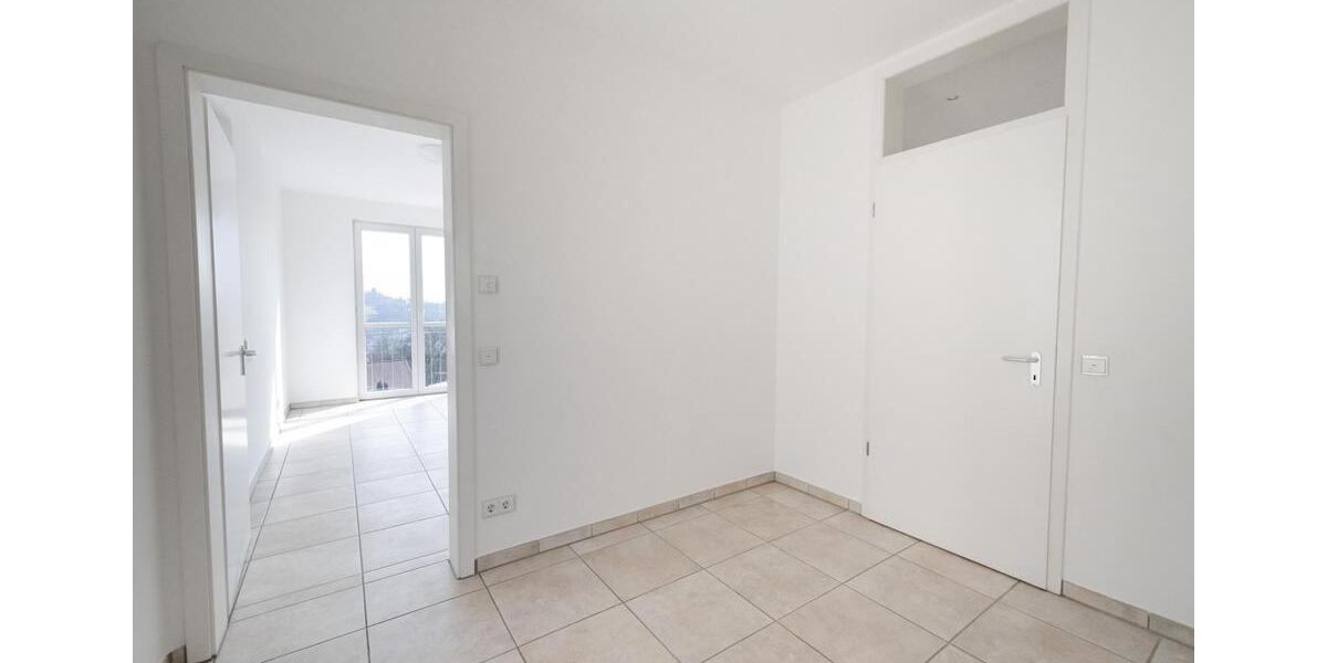 Etagenwohnung Tübingen Schönblick / Winkelwiese - 5.5 Zimmer, 149 m&sup2;, 2.000&euro; | Angebot:26024043