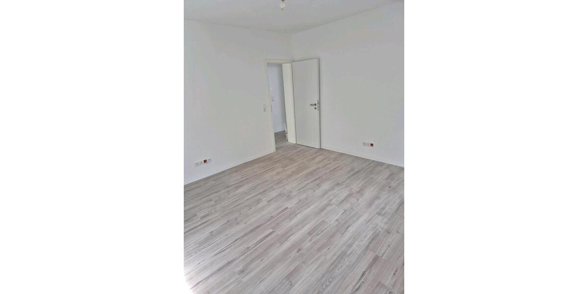 Etagenwohnung Reutlingen - 3 Zimmer, 80 m&sup2;, 1.300&euro; | Angebot:26689040