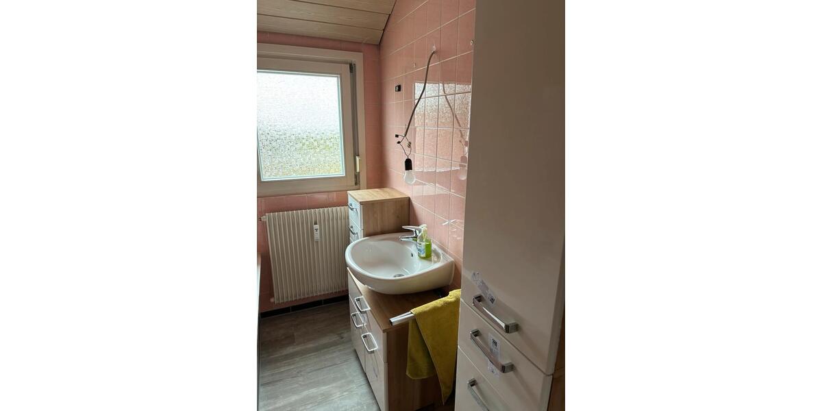 Dachgeschoßwohnung Kirchentellinsfurt - 5 Zimmer, 72 m&sup2;, 750&euro; | Angebot:27564794