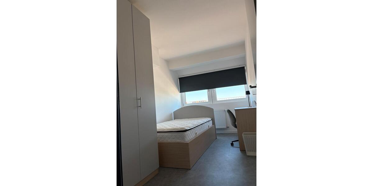 Hochparterre Leinfelden-Echterdingen Echterdingen - 10 Zimmer, 240 m&sup2;, 520&euro; | Angebot:25924863