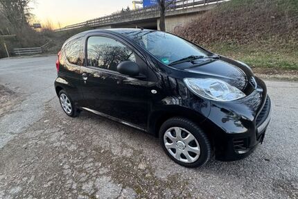 Peugeot 107 121.000 km 2.490 &euro; Kirchheim Teck 73230