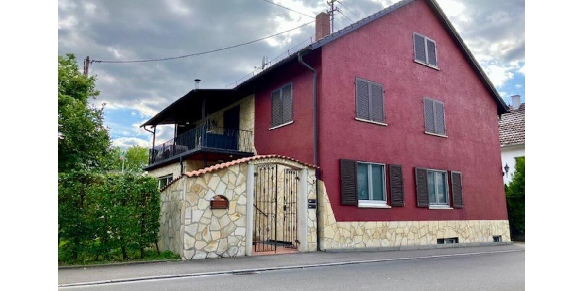 Maisonettenwohnung Metzingen - 5 Zimmer, 152 m&sup2;, 1.700&euro; | Angebot:24142093