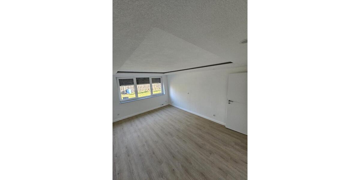 Erdgeschoßwohnung Köngen - 3 Zimmer, 74 m&sup2;, 1.150&euro; | Angebot:25273393