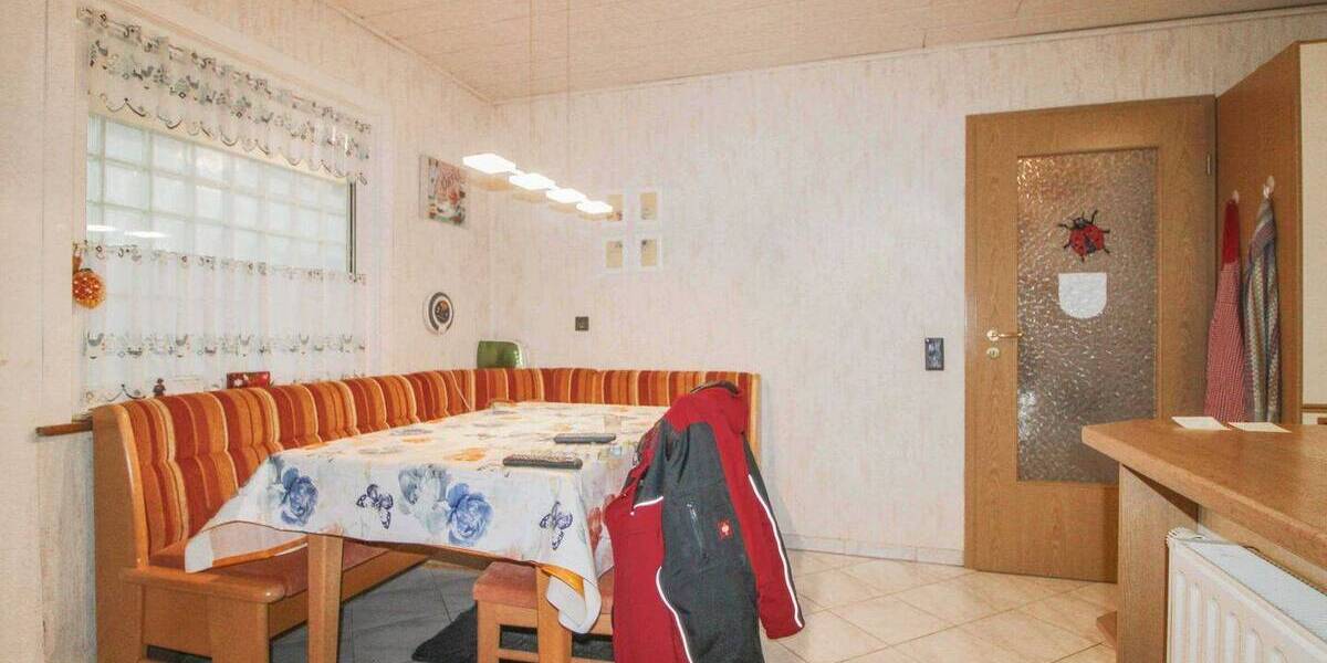 Mehrfamilienhaus, Wohnhaus Bisingen Wessingen - 8 Zimmer, 213 m&sup2;, 399.000&euro; | Angebot:26703676