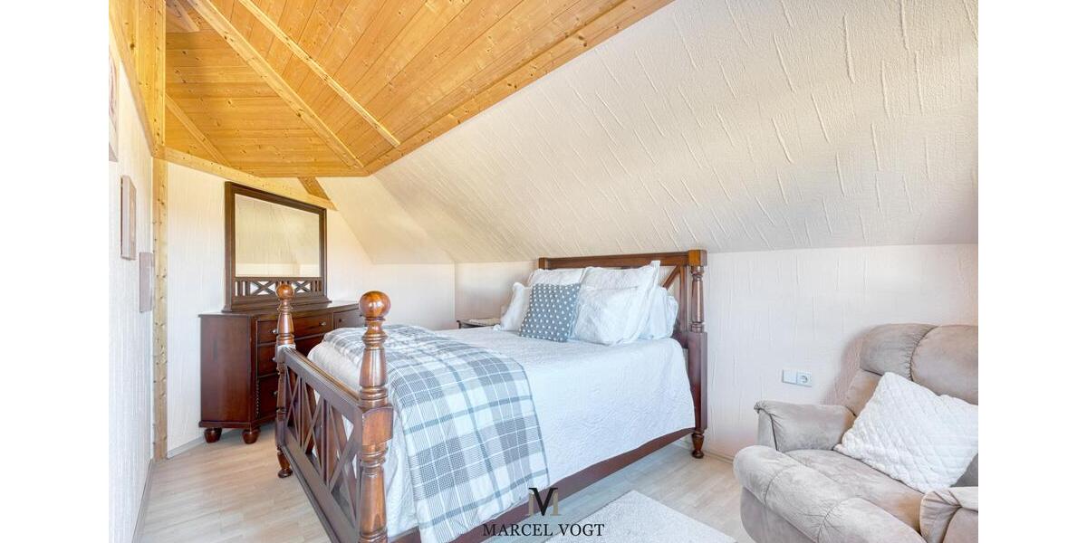 Einfamilienhaus Hülben - 8.5 Zimmer, 337 m&sup2;, 4.620&euro; | Angebot:23816966