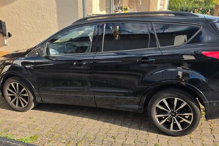 Ford Kuga 57.000 km 16.000 &euro; Herrenberg 71083