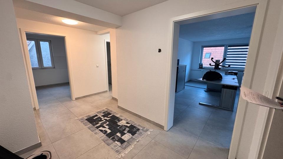Etagenwohnung Neckartenzlingen - 2 Zimmer, 65 m&sup2;, 900&euro; | Angebot:25953934