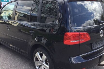 VW Touran 160.500 km 7.900 &euro; Metzingen 72555