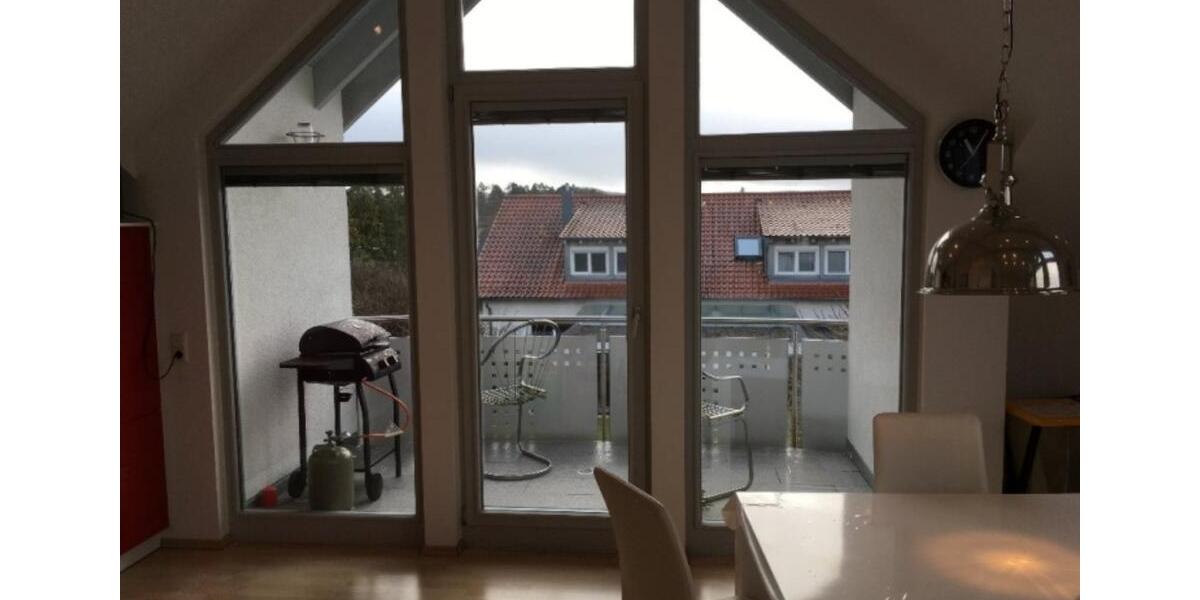 Dachgeschoßwohnung Rottenburg am Neckar - 2 Zimmer, 82 m&sup2;, 490&euro; | Angebot:25272110