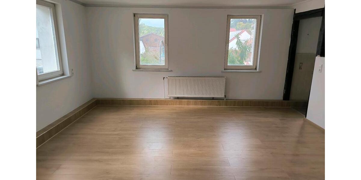 Etagenwohnung Sonnenbühl - 5 Zimmer, 109 m&sup2;, 1.200&euro; | Angebot:25392236