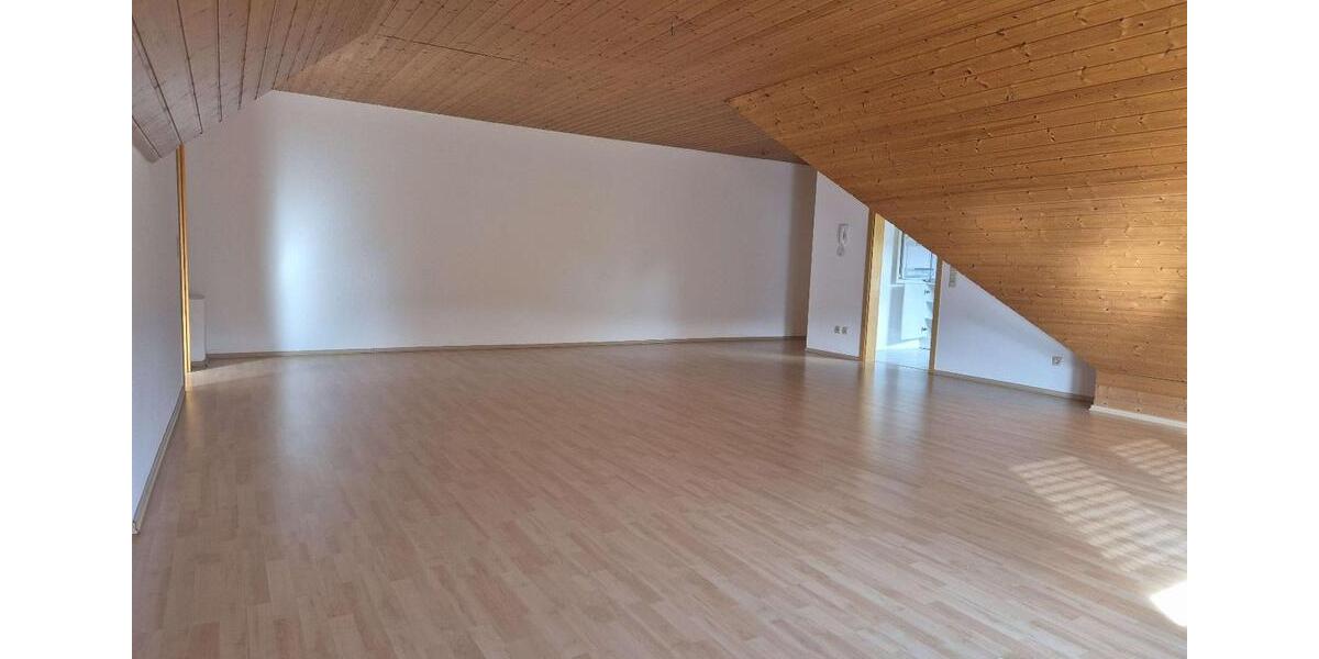 Dachgeschoßwohnung Reutlingen Reutlingen-Betzingen - 1 Zimmer, 84 m&sup2;, 975&euro; | Angebot:27547229